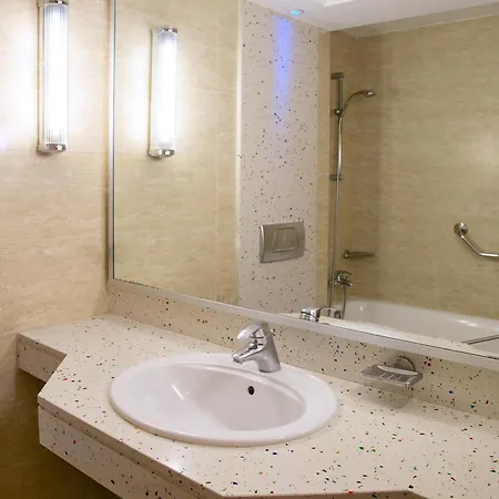 Hotel Atlantica Miramare Lemesos